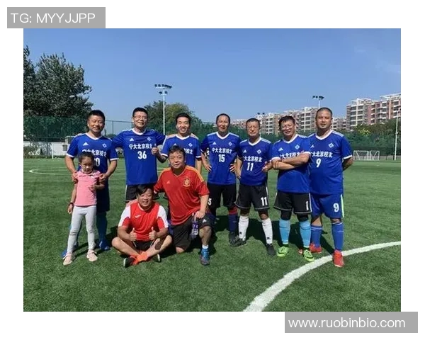 成都足球队的蜕变之旅:从传统到现代的转型纪实与展望 成都足球队的蜕变之旅:从传统到现代的转型纪实与展望
