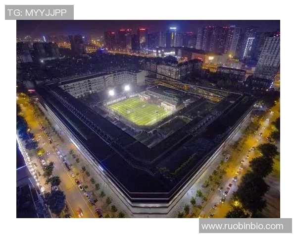 成都足球队现状揭秘:从训练到比赛的全景观察与分析 成都足球队现状揭秘:从训练到比赛的全景观察与分析