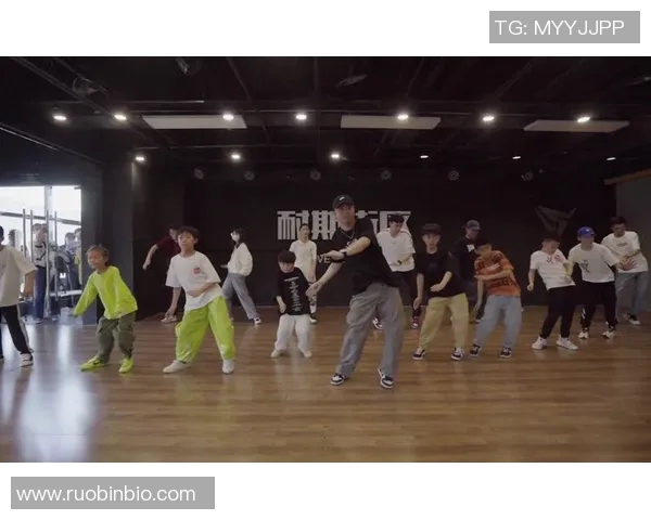 西安街舞队比赛经验分享探索街舞文化与团队协作的魅力 西安街舞队比赛经验分享探索街舞文化与团队协作的魅力