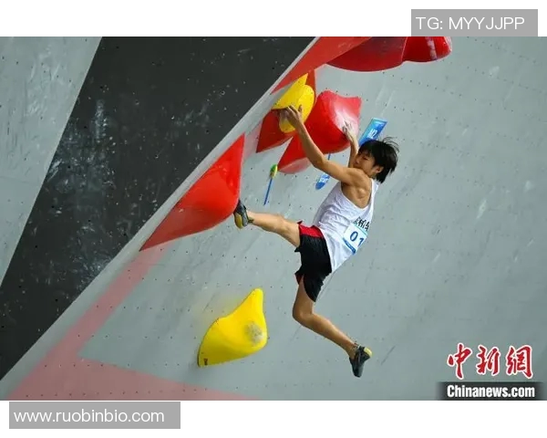 重庆攀岩队在世界攀岩锦标赛中以70分领先其他队伍表现出色 重庆攀岩队在世界攀岩锦标赛中以70分领先其他队伍表现出色