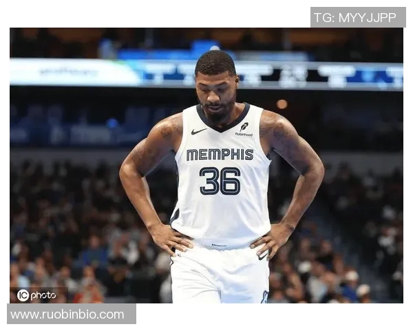 马库斯斯马特的篮球之路与精神力量的完美结合