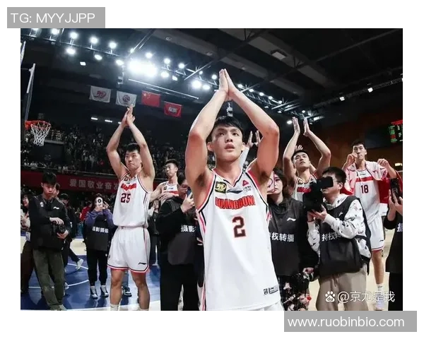 任骏飞引领球队奋勇争先展现篮球才华与团队精神的完美结合