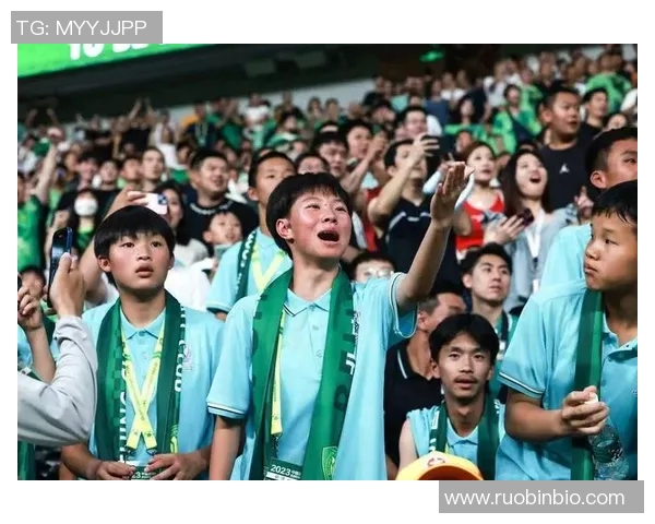 鲁本迪亚斯的足球之路：从青训到世界顶级后卫的蜕变与荣耀