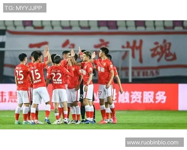 恒大与东方球迷冲突事件引发广泛关注与讨论,背后原因值得深思 恒大与东方球迷冲突事件引发广泛关注与讨论,背后原因值得深思